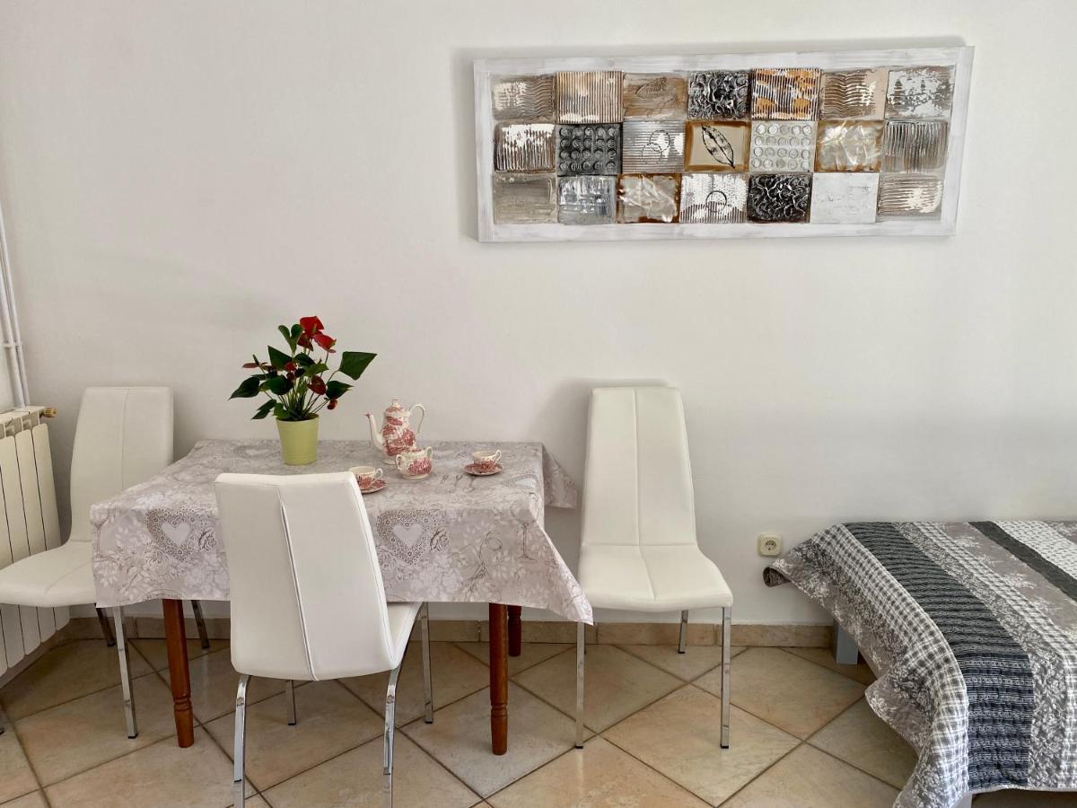 Guest House Renata Plomin Luaran gambar