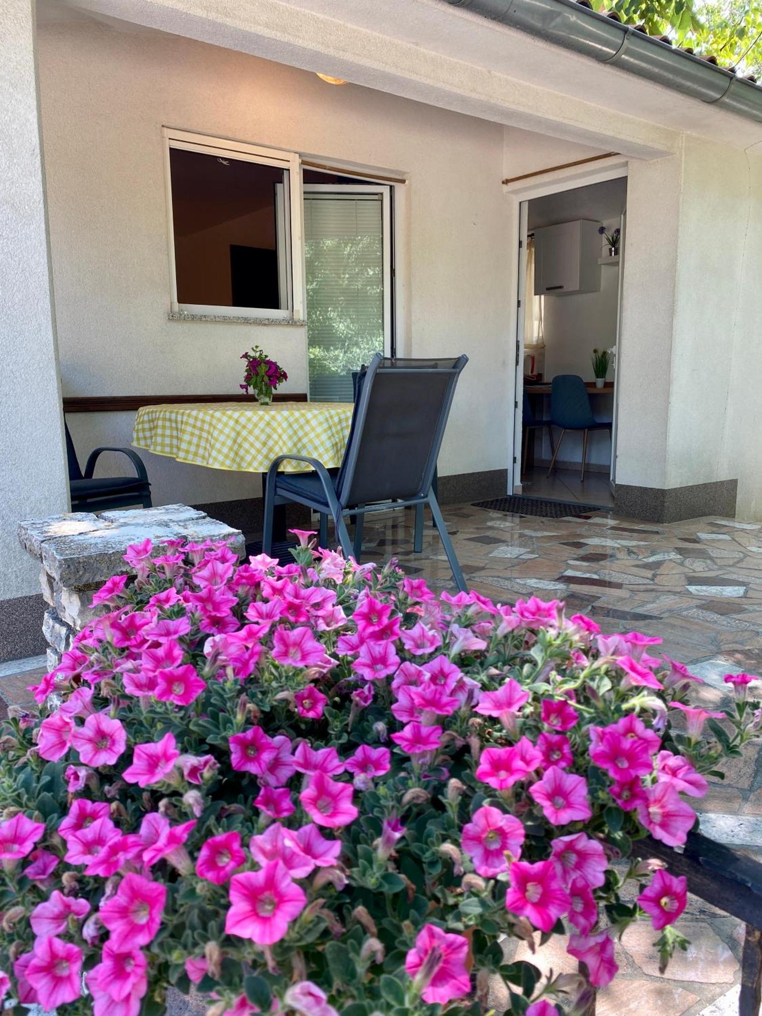 Guest House Renata Plomin Luaran gambar